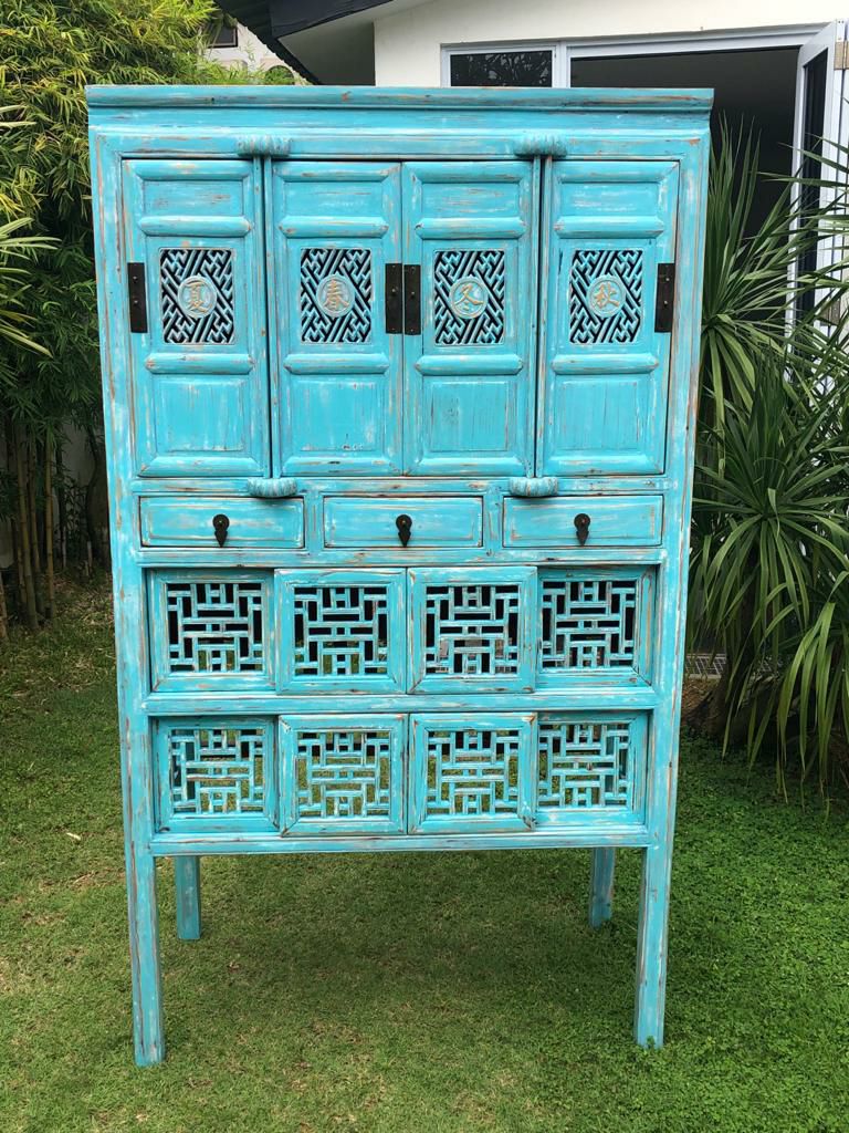 Chinese cabinet after